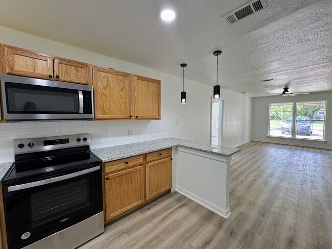 Building Photo - 2723-2725 Terrace Dr