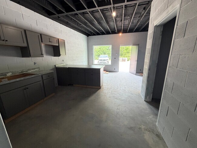 Building Photo - 218 Wright Ave