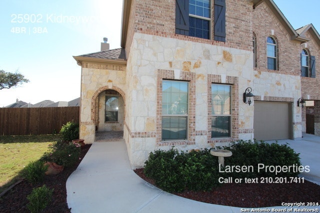 Building Photo - 25902 Kidneywood