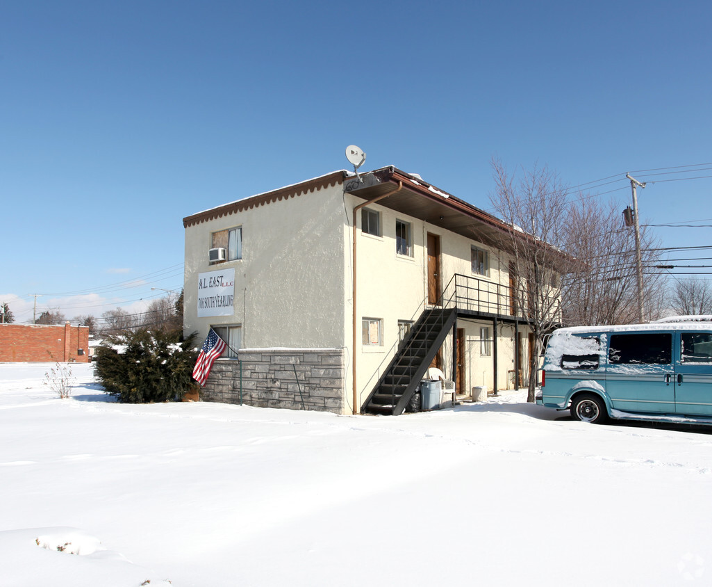 Primary Photo - 706 S Yearling Rd
