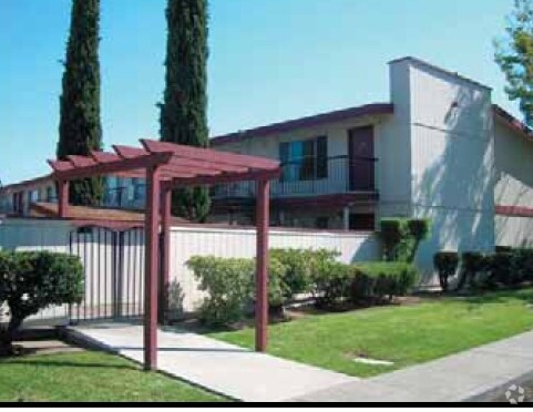 Building Photo - Robin Lane Apartments