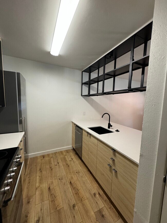 Foto del edificio - 512 Harvey St