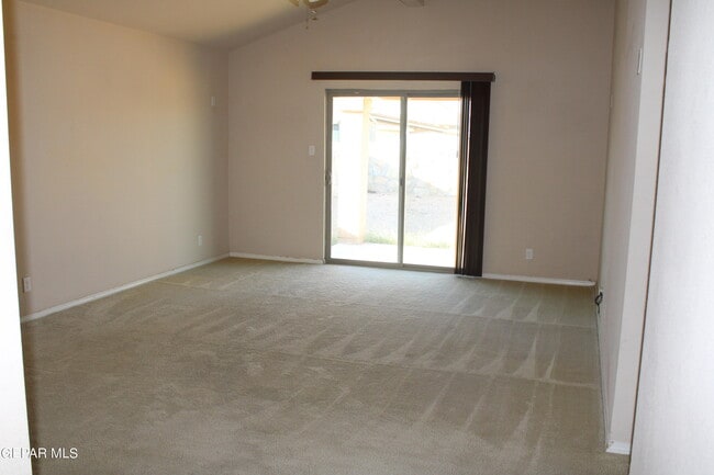 Building Photo - 14561 Jesus Almeida