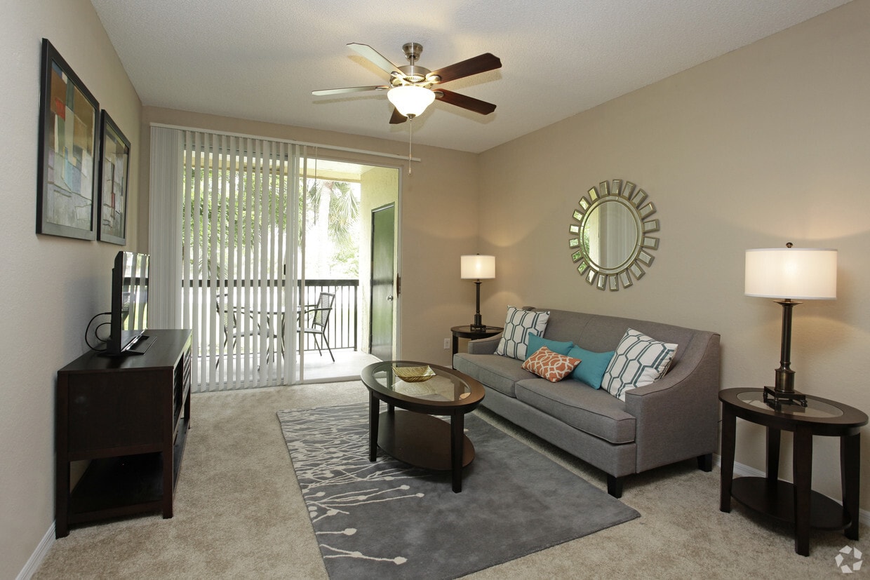 Cypress Shores Apartments in Coconut Creek, FL