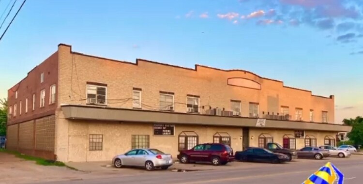 Primary Photo - 2820 S Robinson Ave