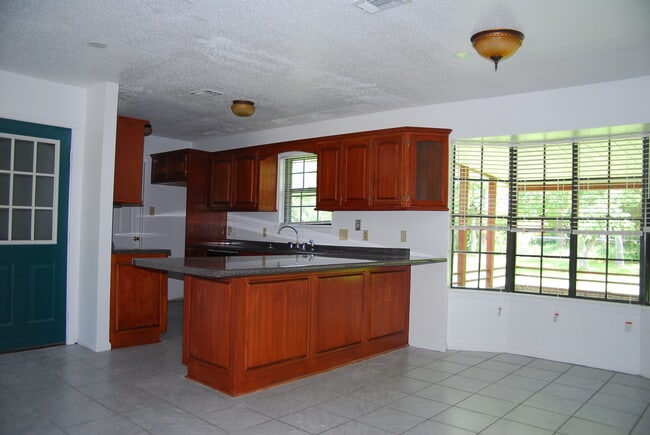 Building Photo - 2322 Norris Cir