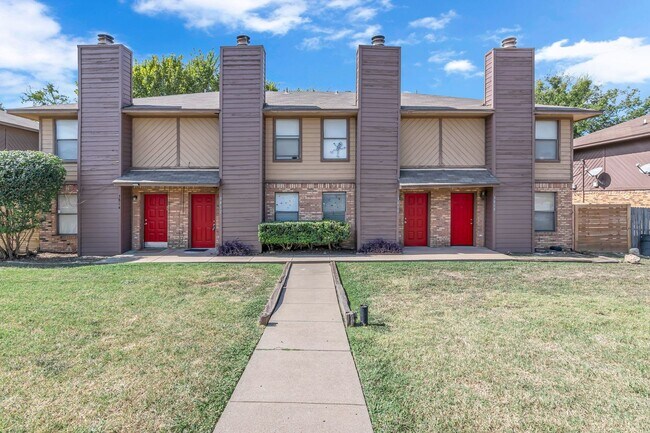 Foto del edificio - 3808-3814 Coates Circle