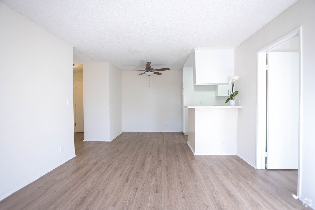 Castle Heights Apartments Apartments in Los Angeles, CA Westside