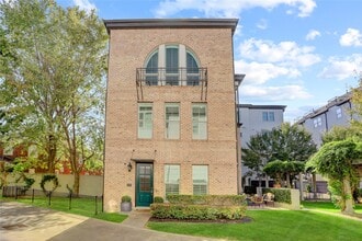 Building Photo - 620 Delano St