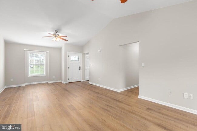 Building Photo - 205 Old Landing Ct
