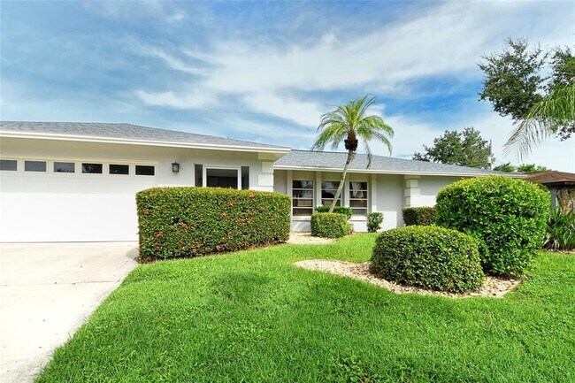 Building Photo - 6722 Roxbury Dr