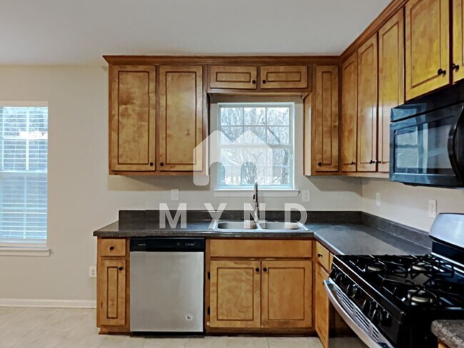 Building Photo - 5840 Colonnade Dr
