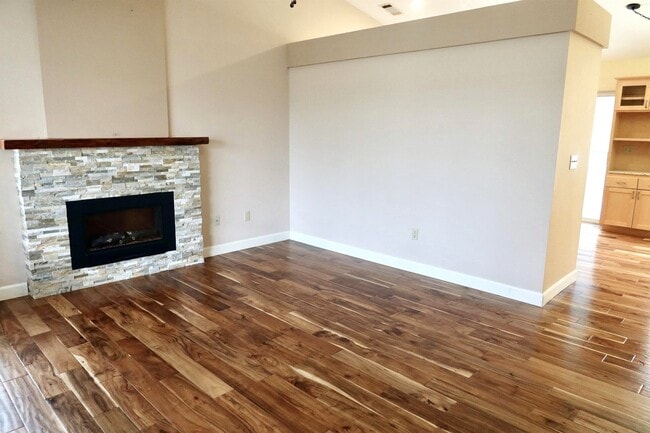 Building Photo - 1143 Grouse Dr