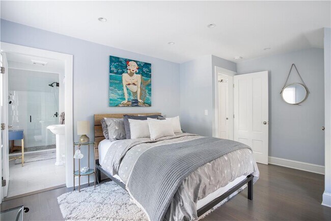 Building Photo - 96 3rd St