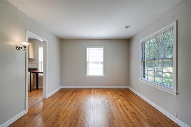 Foto del edificio - 1732 Watterson Rd