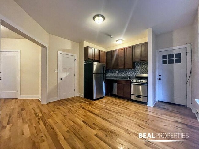 Building Photo - 1 bedroom in EVANSTON IL 60202