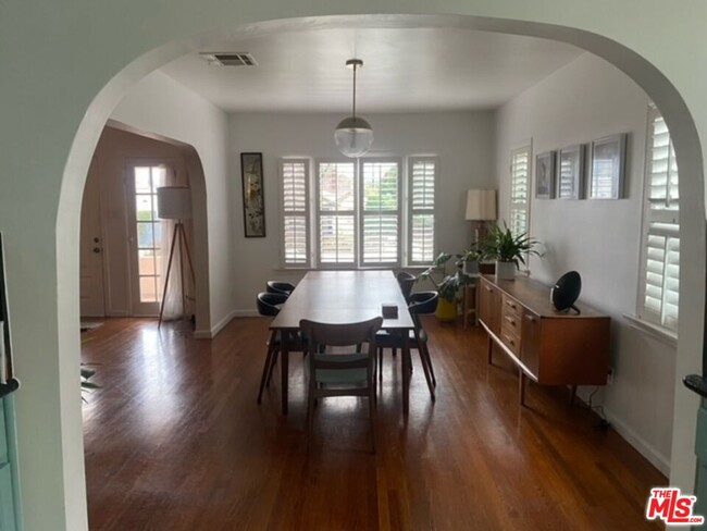 Foto del edificio - 1414 Armadale Ave