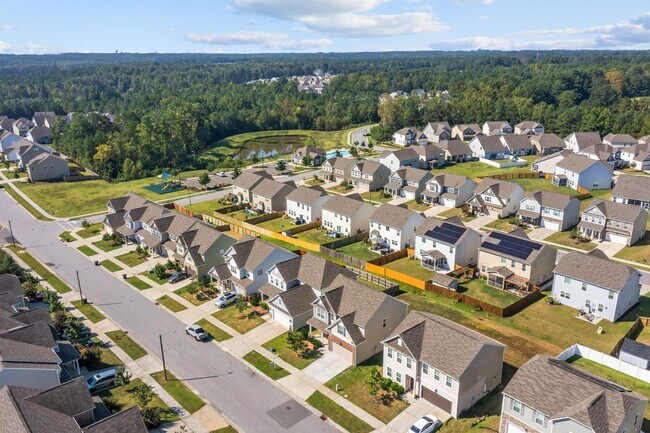Building Photo - 624 Hiddenbrook Dr