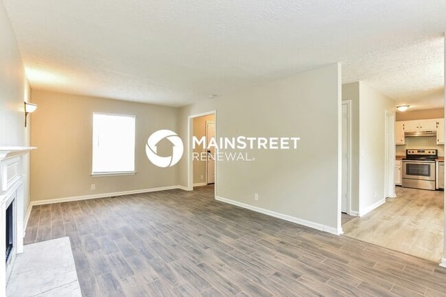 Building Photo - 3 Bedroom Pet-Friendly Home in OLD HICKORY...