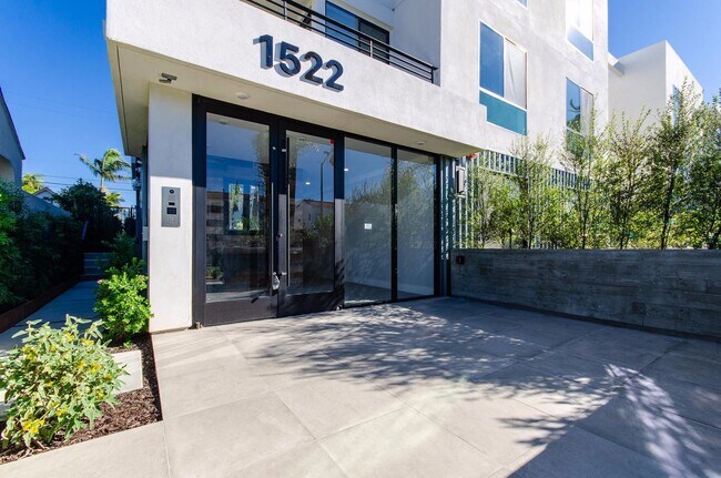 Building Photo - 1522 S Orange Grove Ave