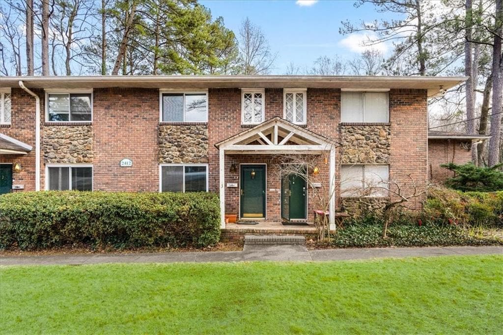 Primary Photo - 2412 Peachwood Cir NE