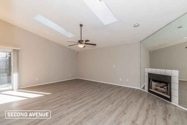 Building Photo - 9593 Villiers Dr S