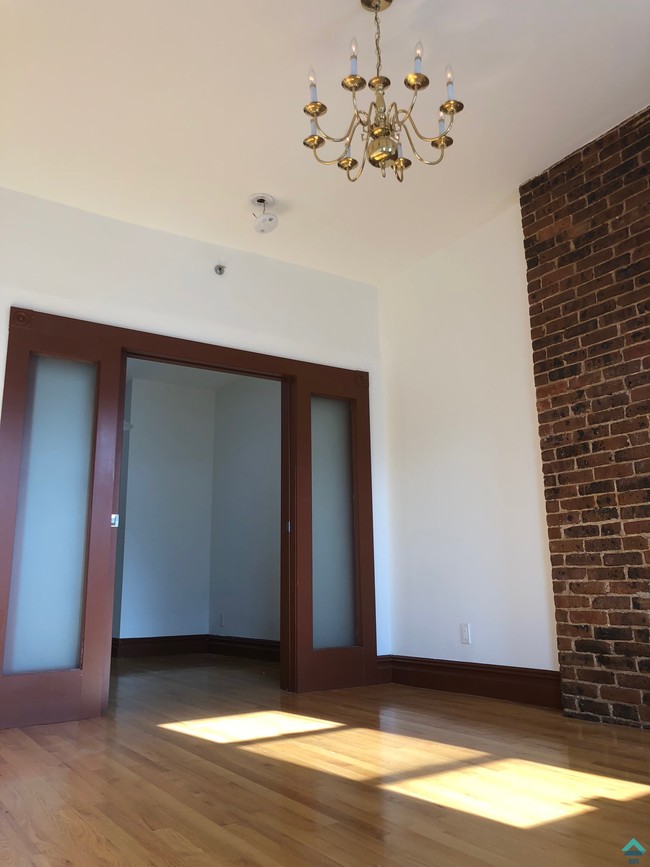 Foto del edificio - 36 Driggs Ave