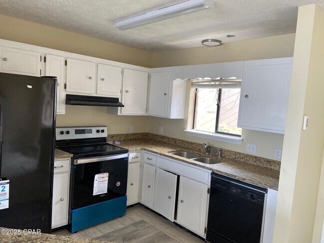 Foto del edificio - 115 Marin Dr