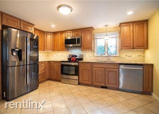 Building Photo - 2 br, 1 bath House - 40 Twin Oak Dr