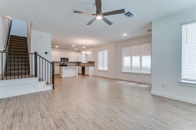 Building Photo - 327 Oakbend Dr