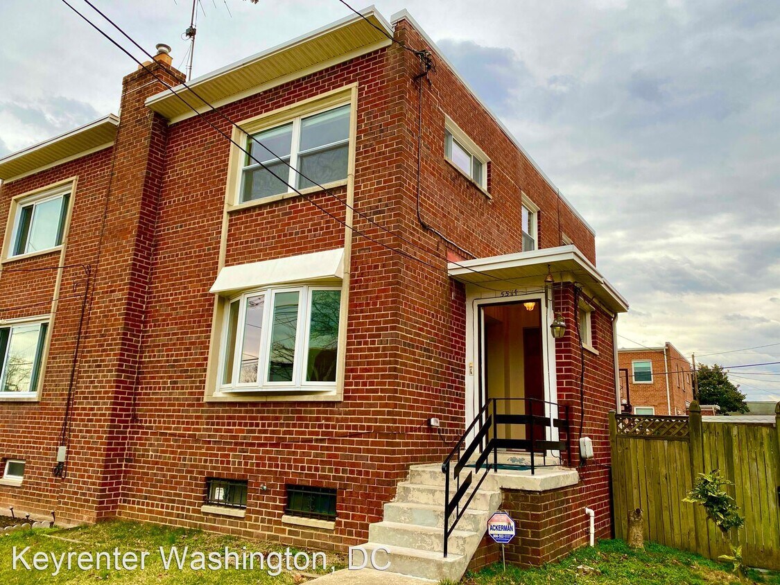 Primary Photo - 4 br, 2.5 bath House - 5514 Chillum Pl, NE