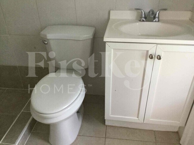 Building Photo - 5971 NW 15th St