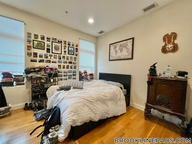 Foto del edificio - 1801 Beacon St