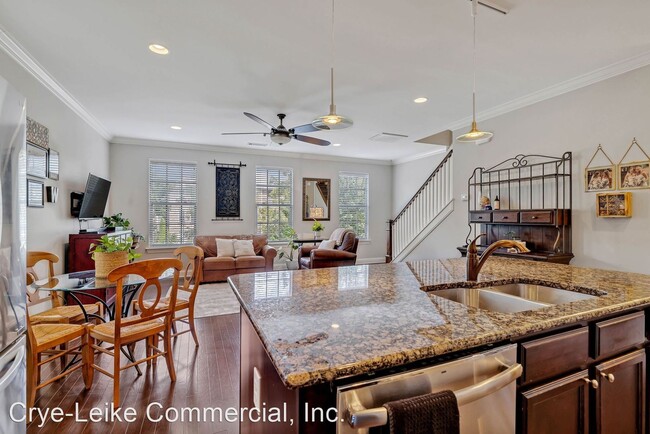 Building Photo - 3 br, 3 bath House - 1335 Moher Blvd