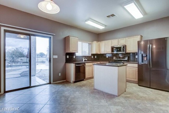 Building Photo - 3 br, 2.5 bath House - 28934 N Saddle Way