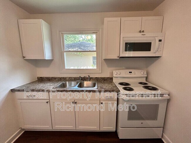 Building Photo - 2709 Maple St