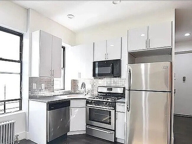 Building Photo - 100 W 143rd St