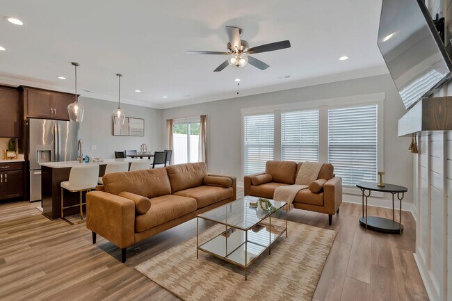 Foto del edificio - Sango Drive 3 Bedroom Townhomes For Rent!