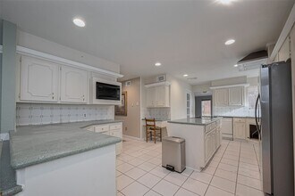 Building Photo - 4015 Black Locust Dr