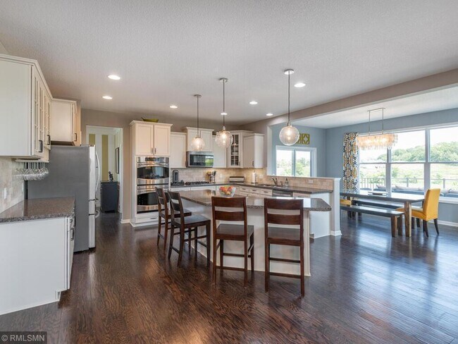 Building Photo - 1505 Hemlock Way