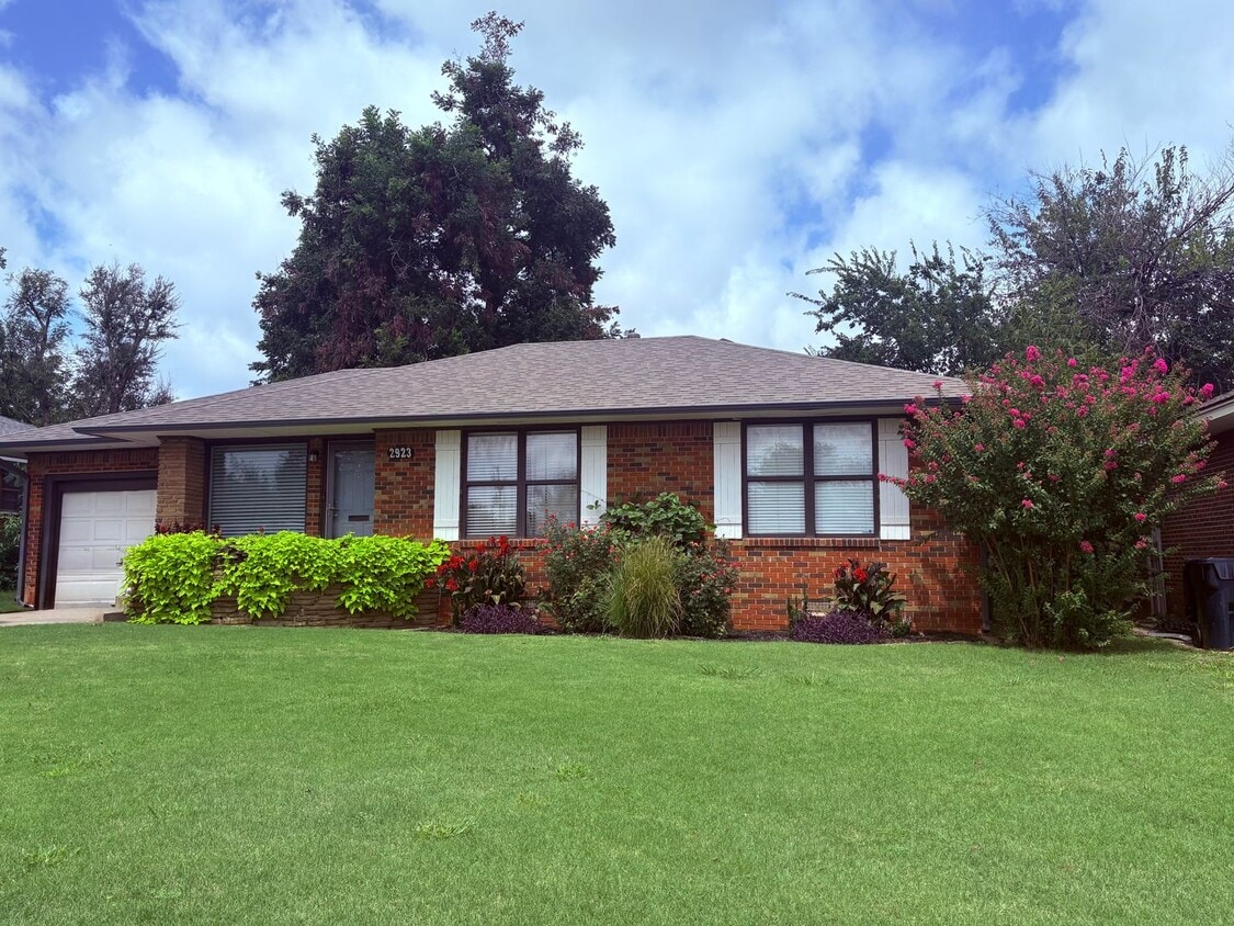 Primary Photo - NW OKC 3-Bedroom Home for Lease