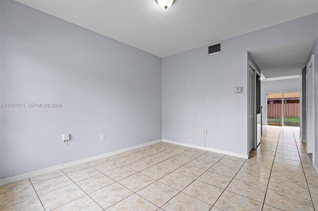 Foto del edificio - 865 SW 6th Ct