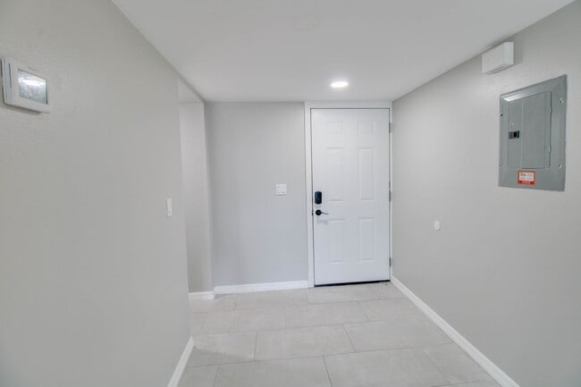 Building Photo - 1054 Lotus Cove Ct