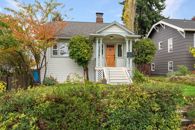 Building Photo - 6350 37th Ave SW