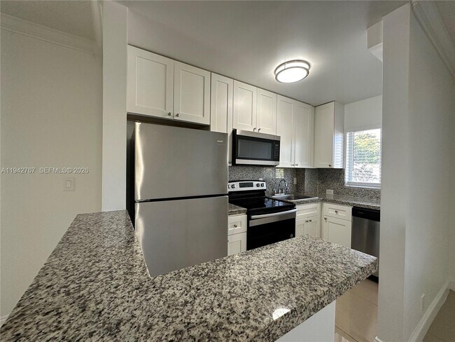 Building Photo - 1400 NE 56th St