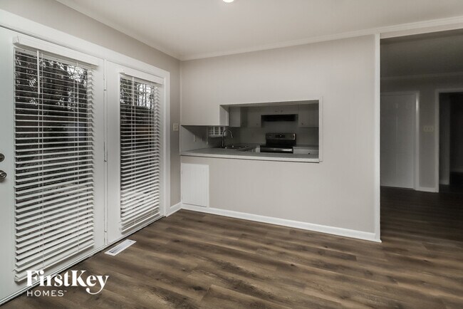 Foto del edificio - 639 Heatherly Rd