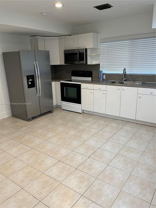 Building Photo - 9203 SW 136th Terrace