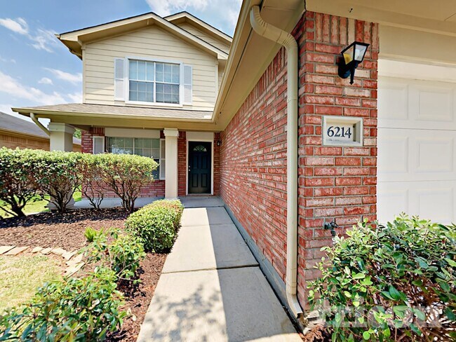 Foto del edificio - 6214 Majesty Ln