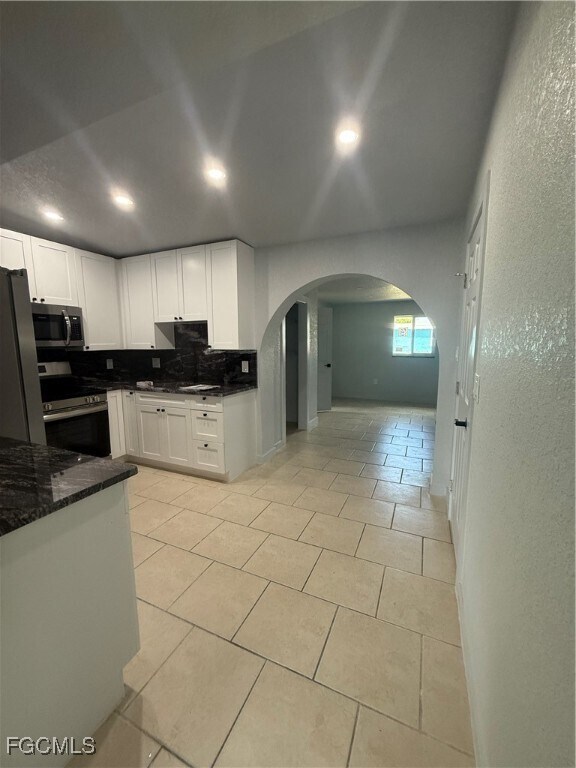 Building Photo - 1533 Gardenia Ave