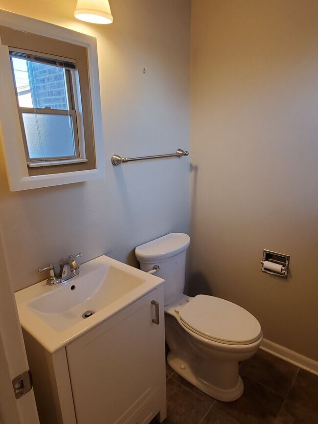 Building Photo - 4 Unit at 3010-3016 85th Street